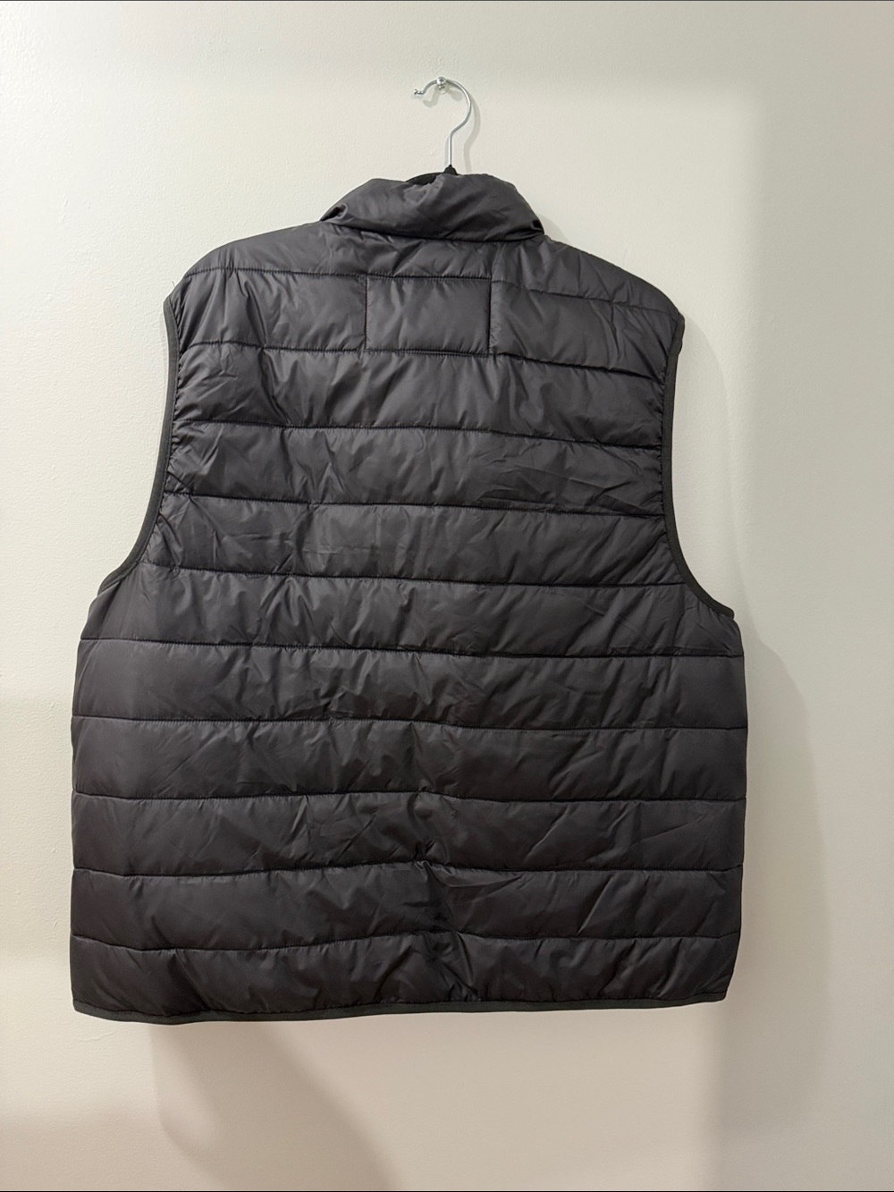 American Eagle Outfitters Quilted Puffer Vest - Black - Picture 8 of 8